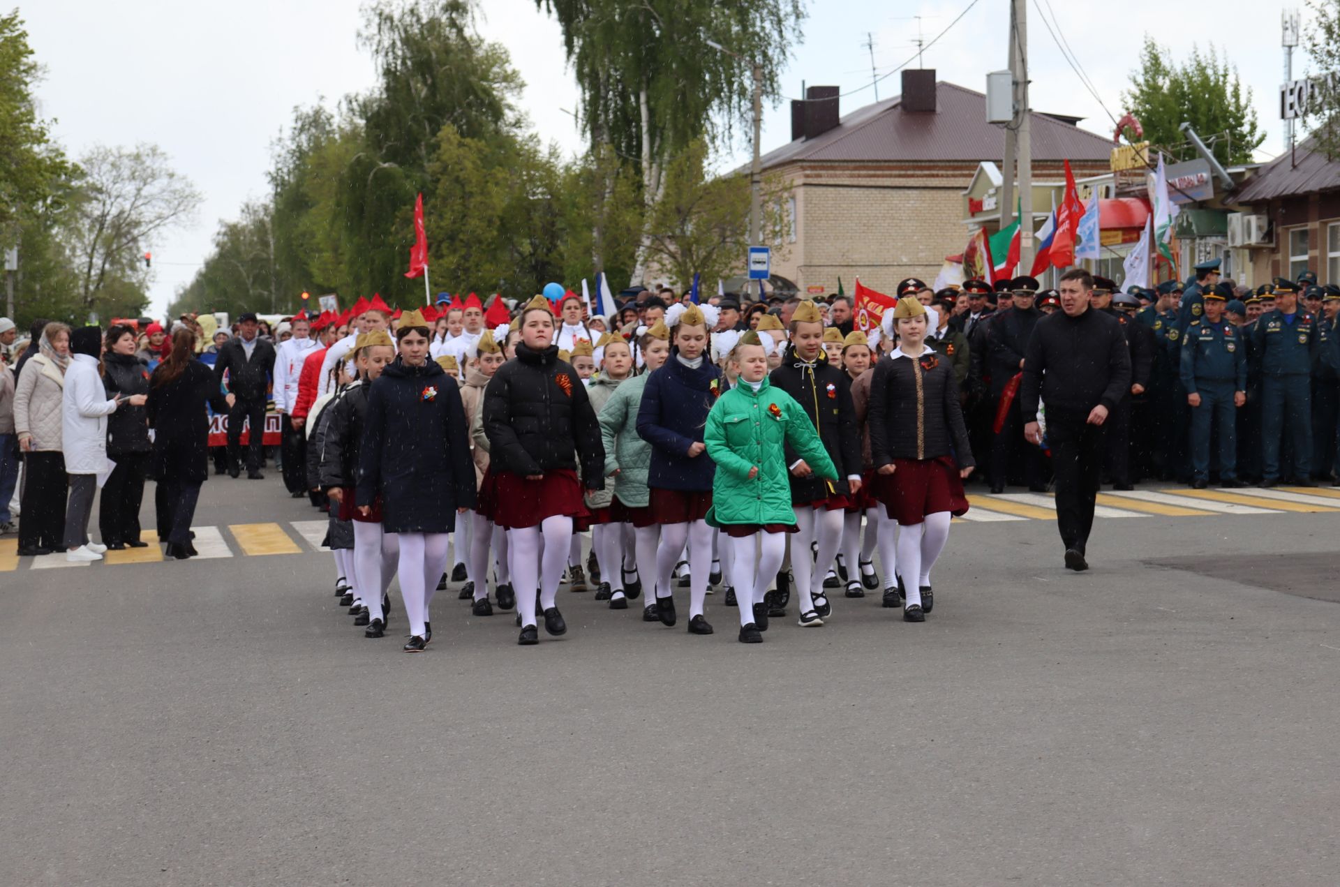 Чистопольцы празднуют День Победы (фоторепортаж)