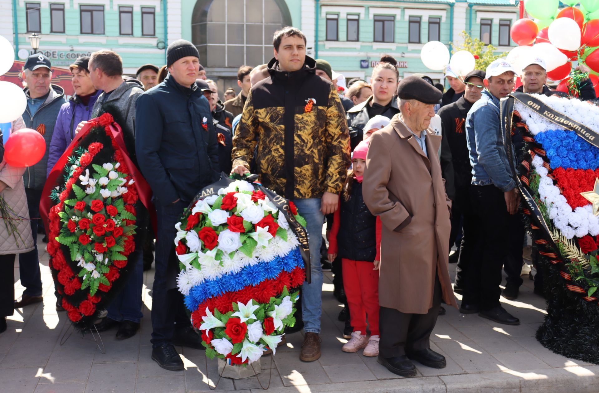 Чистопольцы празднуют День Победы (фоторепортаж)