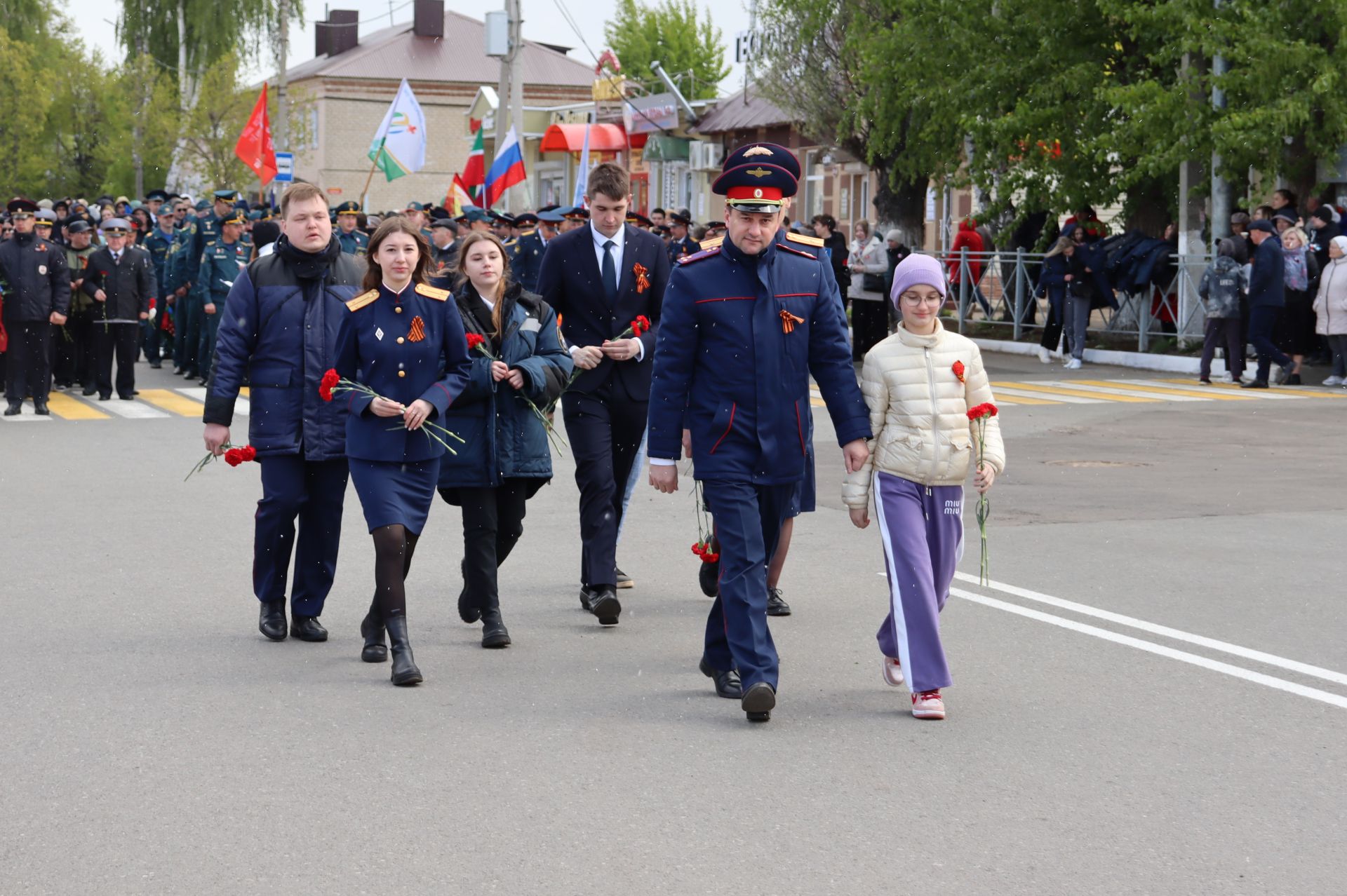 Чистопольцы празднуют День Победы (фоторепортаж)