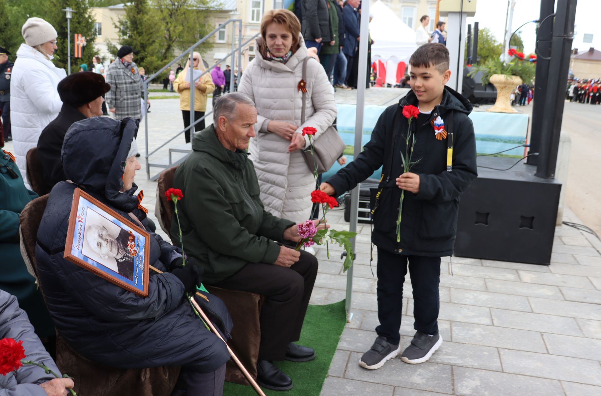 Чистопольцы празднуют День Победы (фоторепортаж)