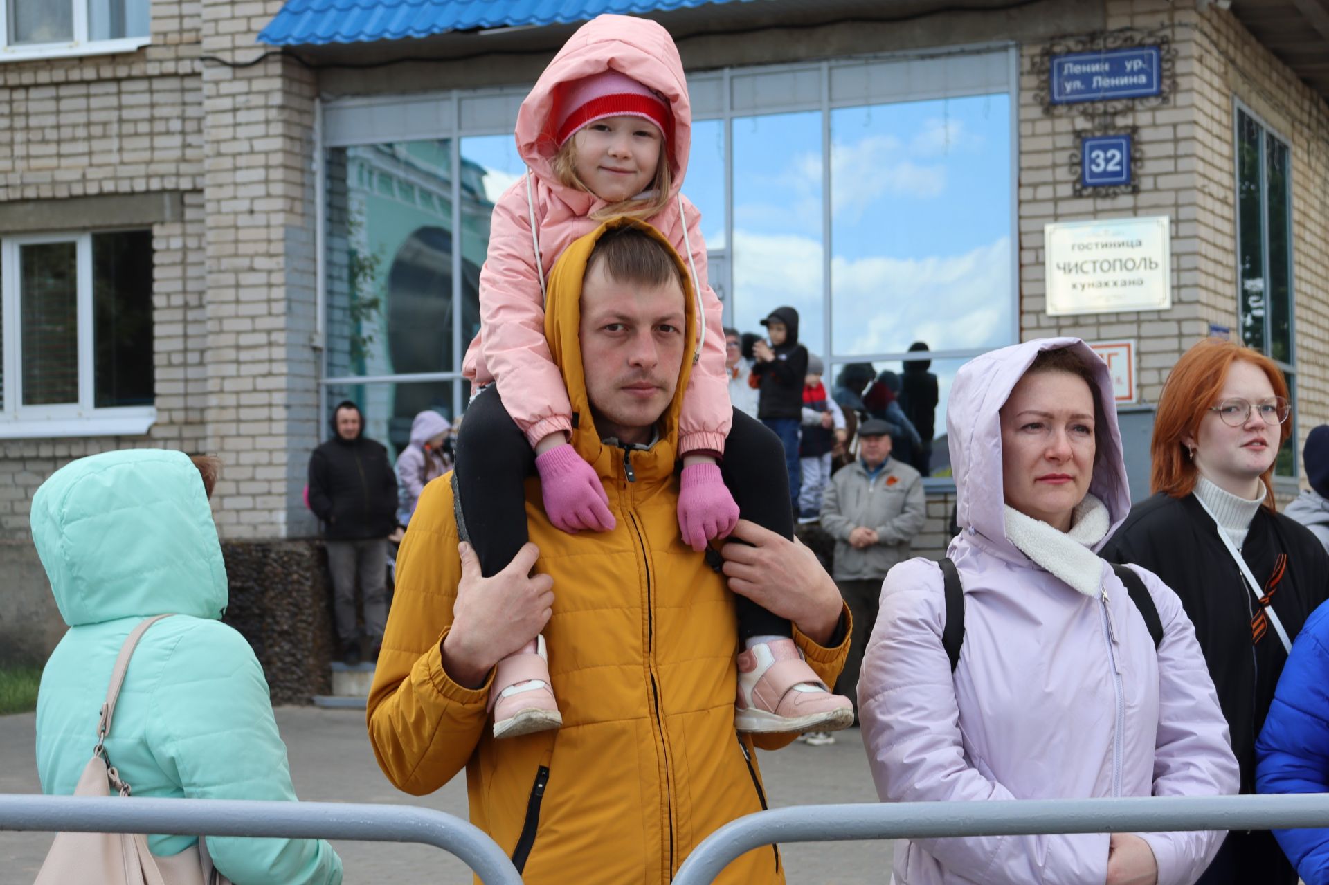 Чистопольцы празднуют День Победы (фоторепортаж)