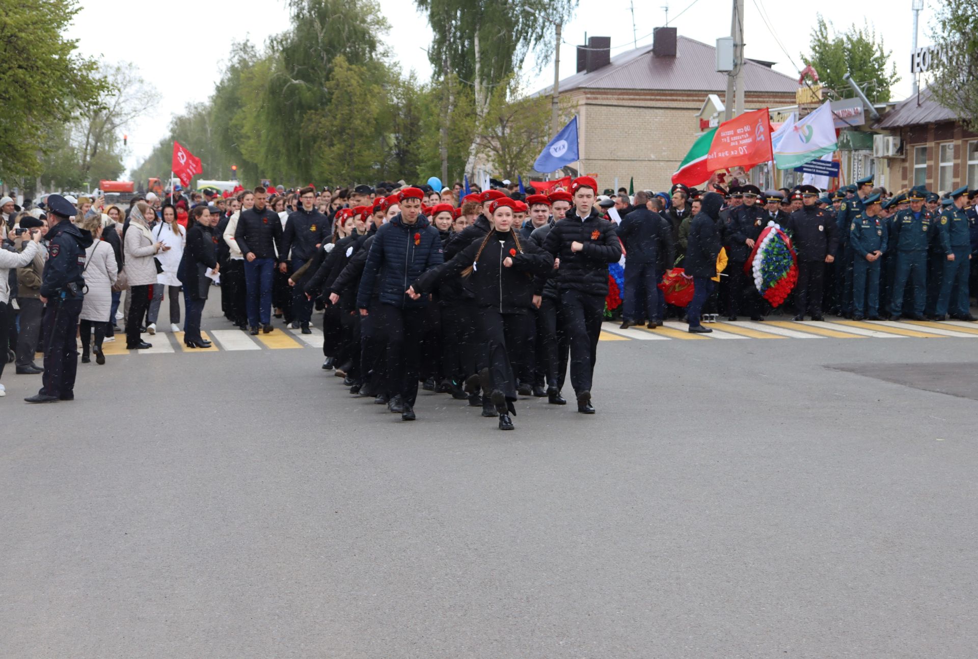 Чистопольцы празднуют День Победы (фоторепортаж)