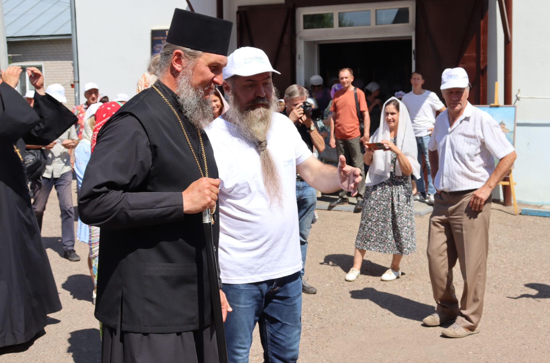 В Чистополе представили выставку пленэрных работ художников