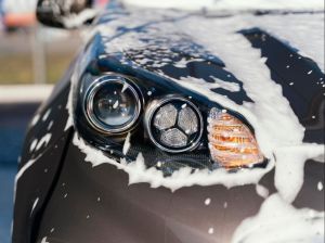 Как очистить автомобиль от липы и тополиных почек
