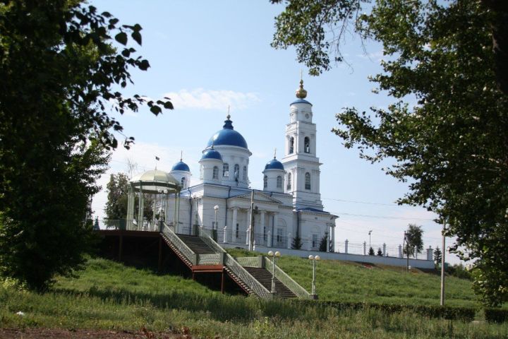 Где находится Чистопольский район, количество населения, глава района