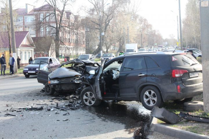 Стали известны новые подробности аварии на Энгельса в Чистополе