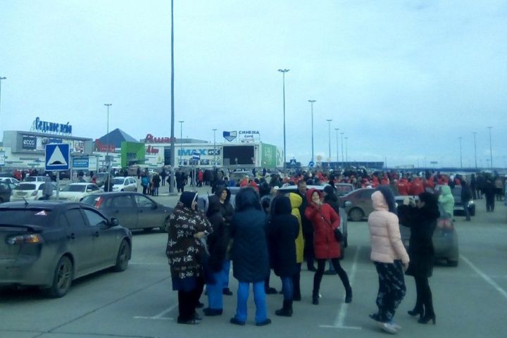 В нижегородском ТЦ «Седьмое небо» вспыхнул пожар