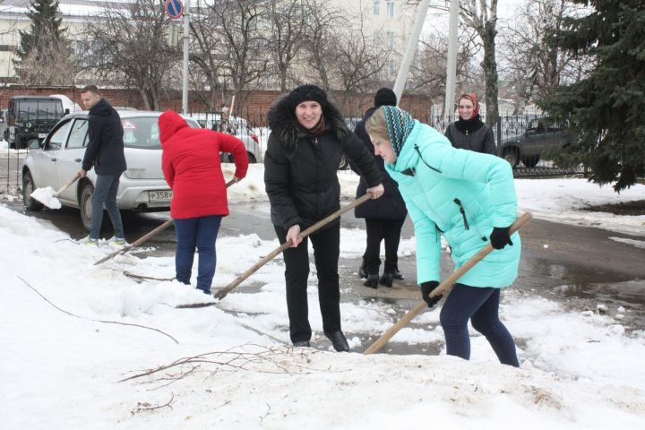 Чистопольцы выходят на уборку