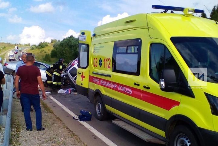 В Татарстане в страшной аварии погибли четыре человека