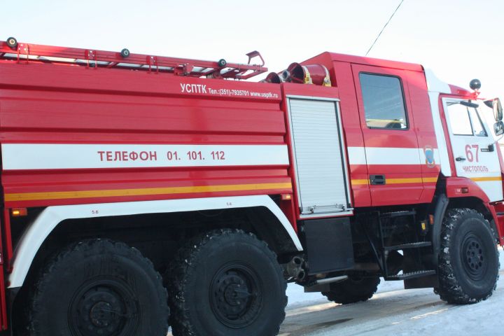 В Чистополе сгорел аварийный дом&nbsp;