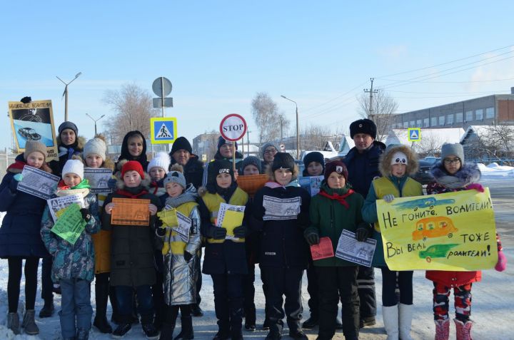 Чистопольские пешеходы и водители: в акции участвовали юидовцы