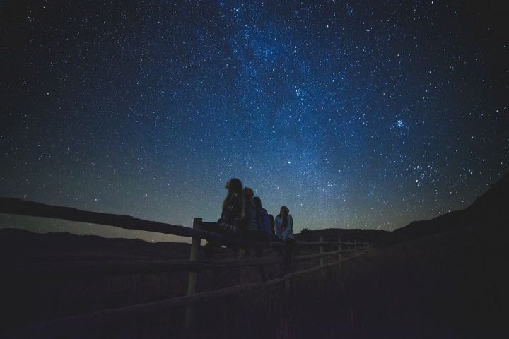 Сколько звездочек на небе, столько и людей обитает на земле