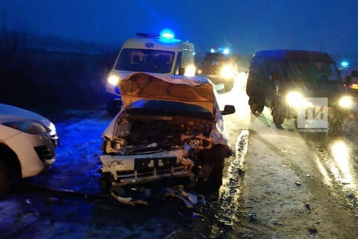 В Татарстане произошло ДТП: среди пострадавших 2-летний ребенок