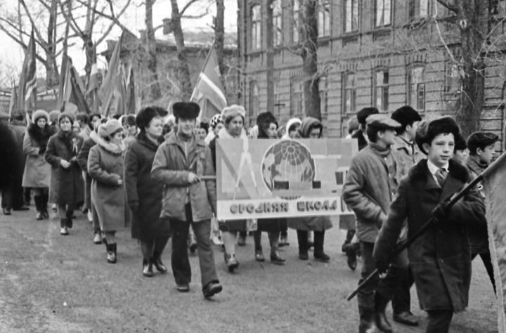 Демонстрация 7 ноября 1973 года в Чистополе: исторический ФОТОРЕПОРТАЖ