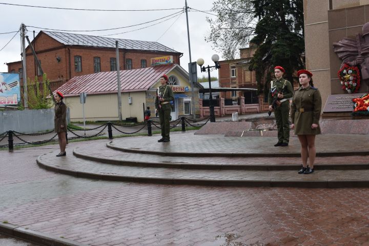 Чистопольцы несут Вахту Памяти у Вечного огня