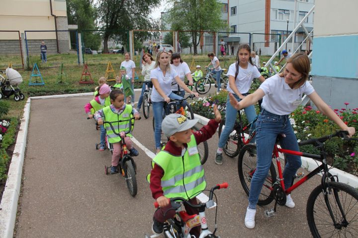 Чистопольские велосипедисты с легкостью преодолевали препятствия