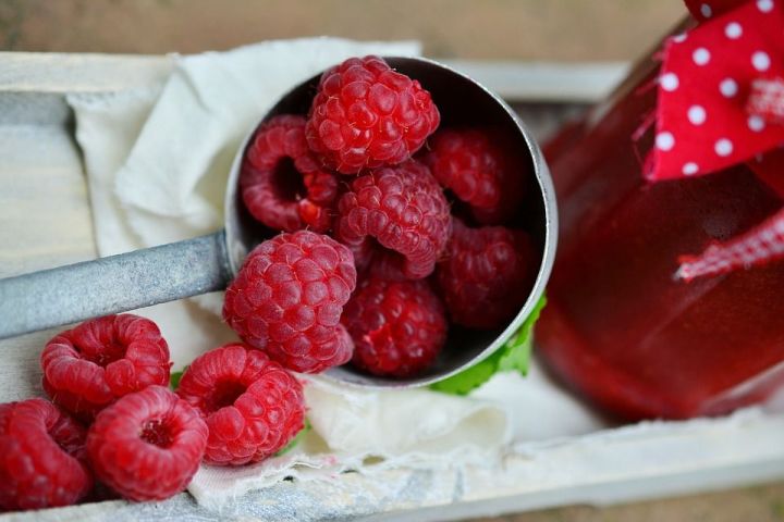 Сегодня День малинового варенья