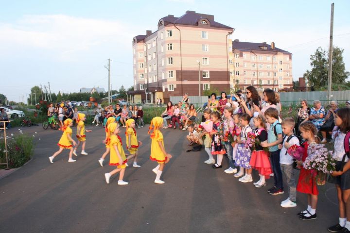 В Чистопольском ТОСе прошел праздник цветов (ФОТОРЕПОРТАЖ)