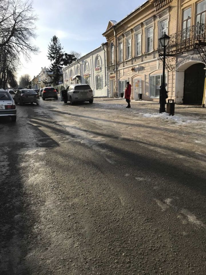 После обращения чистопольцев в «Народный контроль» центральные улицы города очистили от снега