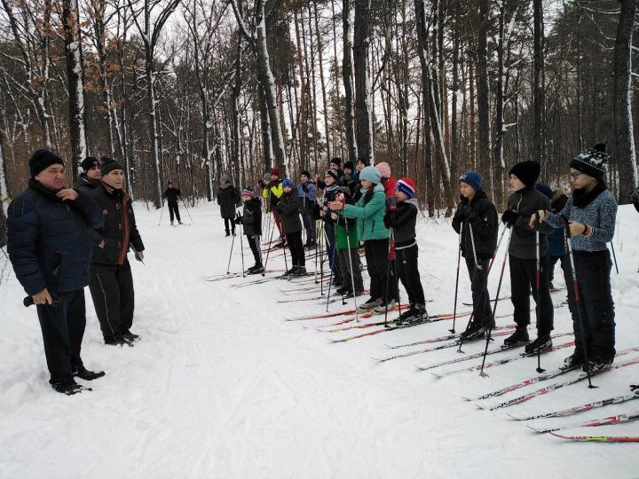 Кто быстрее? В Чистополе прошли соревнования по лыжным гонкам