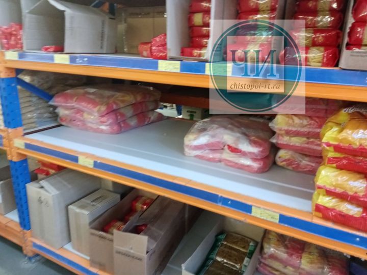 Чистопольцы сметают продукты с полок магазинов. Есть ли повод для паники?