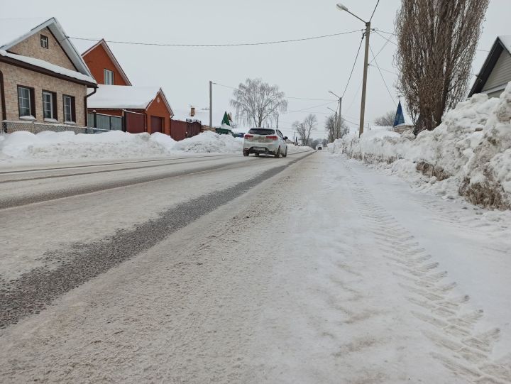 Дороги на центральных улицах Чистополя очистили от снега