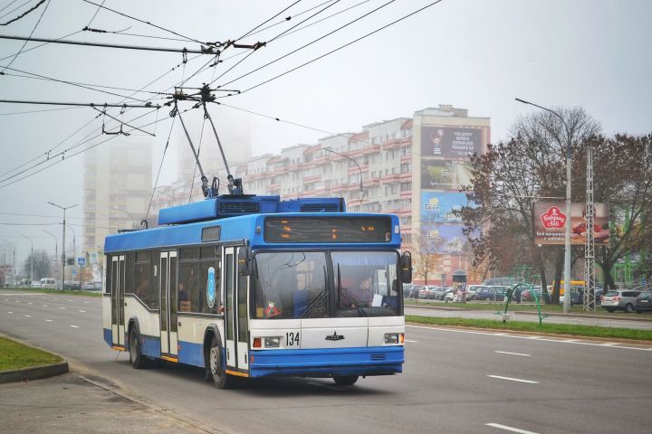 В столице РТ  проверяющие высадили из троллейбусов 17 нарушителей масочного режима