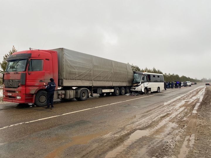 Стали известны подробности ДТП с участием вахтового автобуса