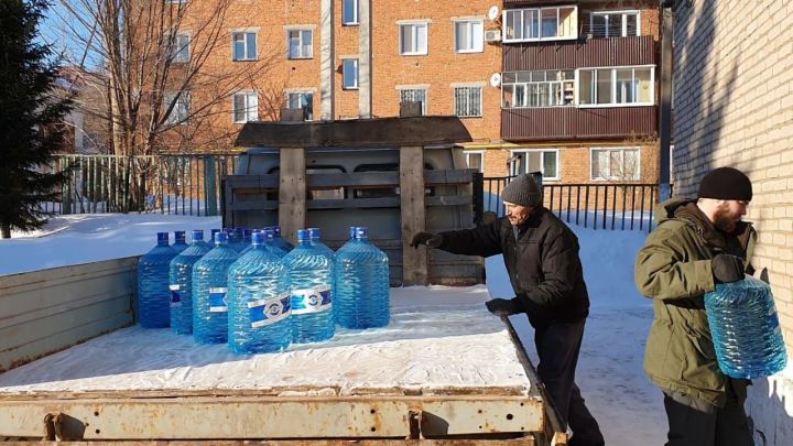 Чистопольские священнослужители оказали благотворительную помощь госпиталю