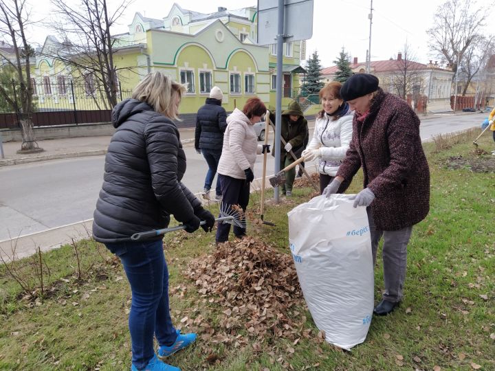 Чистопольцы массово вышли на Всероссийский субботник