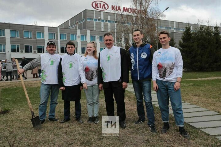 В сквере имени Табеева почтили память писателей и журналистов, не вернувшихся с ВОВ