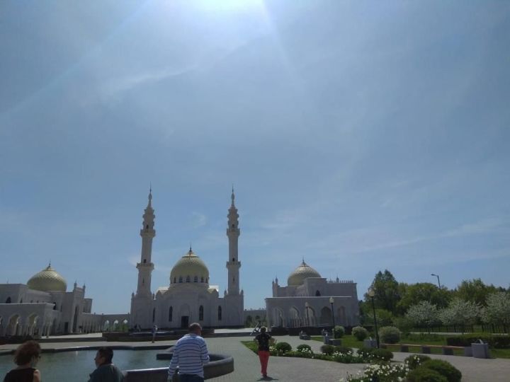 Самый большой в мире Коран и древнее городище показали членам клуба «Валдай» в Болгаре