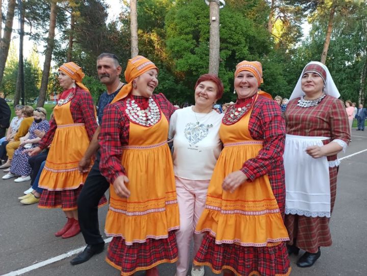 Месячник  кряшенской культуры в Чистополе завершился зажигательным концертом под открытым небом (фоторепортаж)