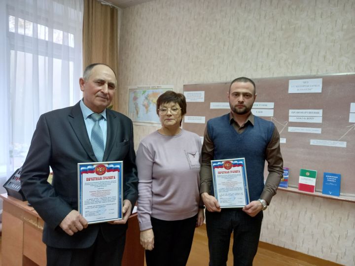 В школе Чистопольского района прошел урок с участием депутата и сотрудника полиции