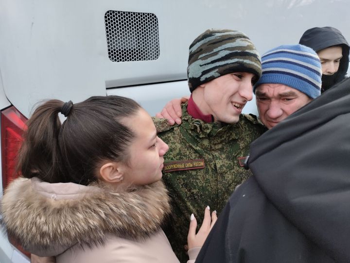 Мобилизованных чистопольцев проводили под марш «Прощание славянки» (Фоторепортаж+видео)