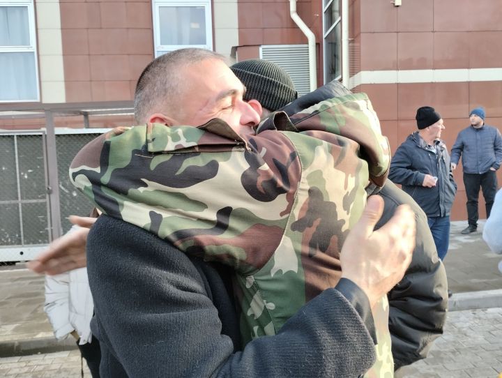 Мобилизованных чистопольцев проводили под марш «Прощание славянки» (Фоторепортаж+видео)