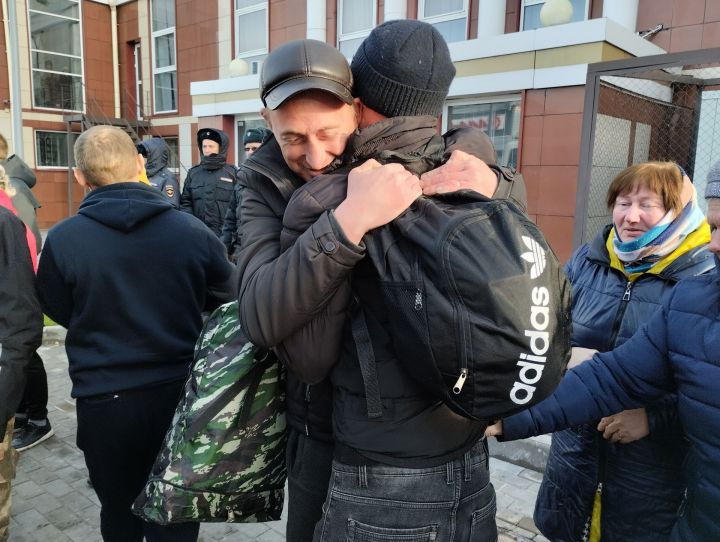 Мобилизованных чистопольцев проводили под марш «Прощание славянки» (Фоторепортаж+видео)