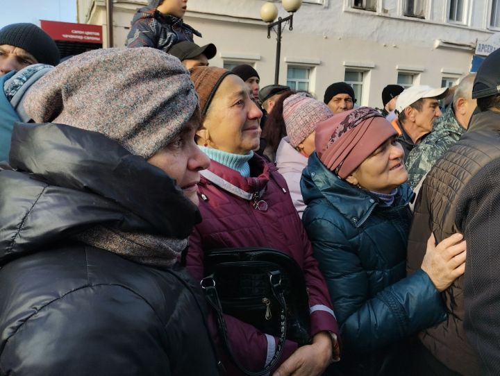 Мобилизованных чистопольцев проводили под марш «Прощание славянки» (Фоторепортаж+видео)