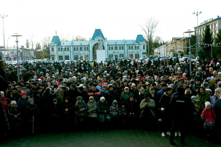 Мобилизованных чистопольцев проводили под марш «Прощание славянки» (Фоторепортаж+видео)