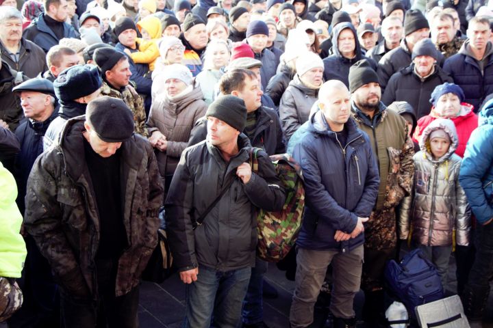 Мобилизованных чистопольцев проводили под марш «Прощание славянки» (Фоторепортаж+видео)