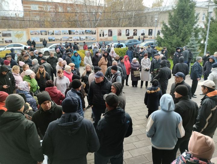 Мобилизованных чистопольцев проводили под марш «Прощание славянки» (Фоторепортаж+видео)