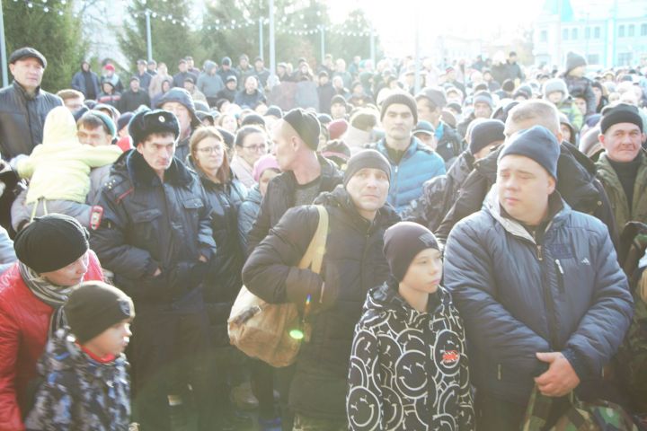 Мобилизованных чистопольцев проводили под марш «Прощание славянки» (Фоторепортаж+видео)