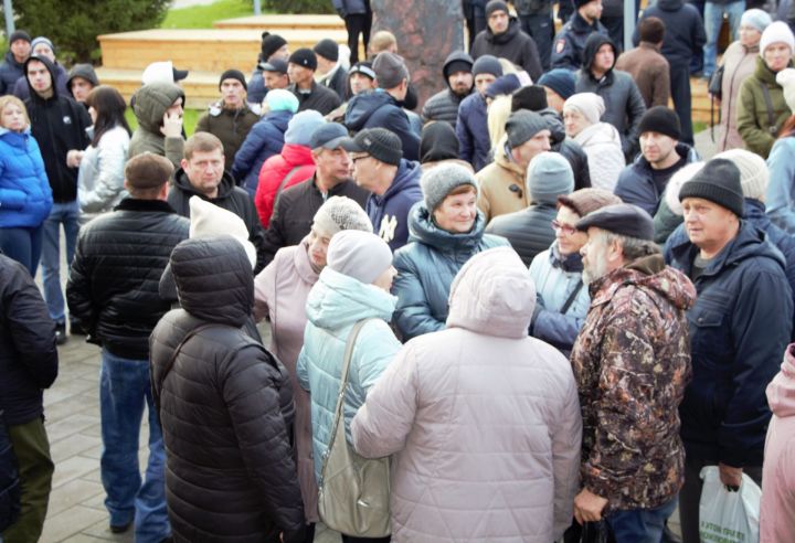 Мобилизованных чистопольцев проводили под марш «Прощание славянки» (Фоторепортаж+видео)