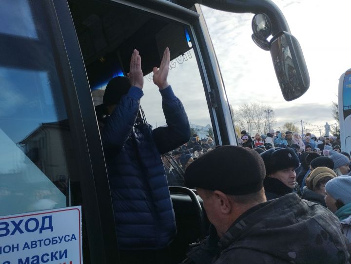 Мобилизованных чистопольцев проводили под марш «Прощание славянки» (Фоторепортаж+видео)