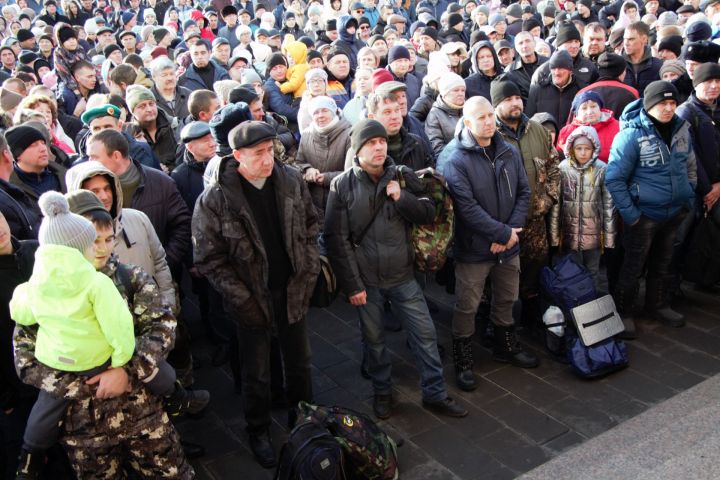 Мобилизованных чистопольцев проводили под марш «Прощание славянки» (Фоторепортаж+видео)