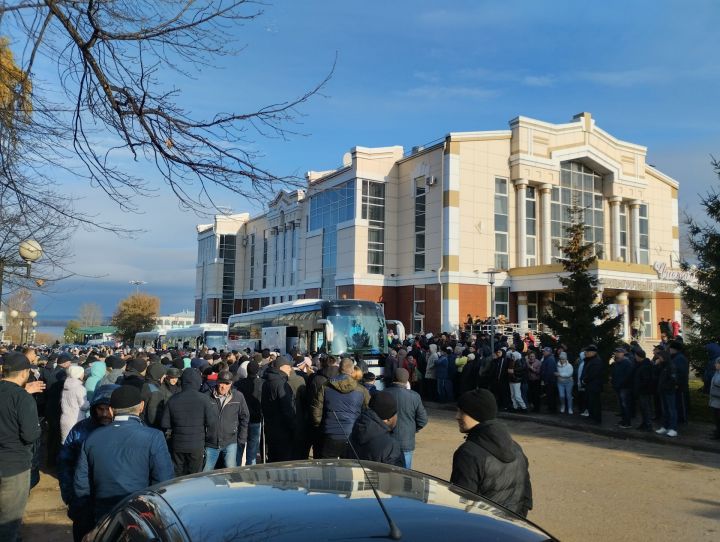 Мобилизованных чистопольцев проводили под марш «Прощание славянки» (Фоторепортаж+видео)