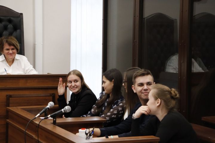 «Дела судебные»: в Чистопольском городском суде провели правовую игру со студентами