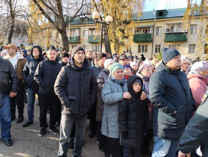 Мобилизованных чистопольцев проводили под марш «Прощание славянки» (Фоторепортаж+видео)