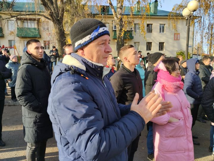 Мобилизованных чистопольцев проводили под марш «Прощание славянки» (Фоторепортаж+видео)