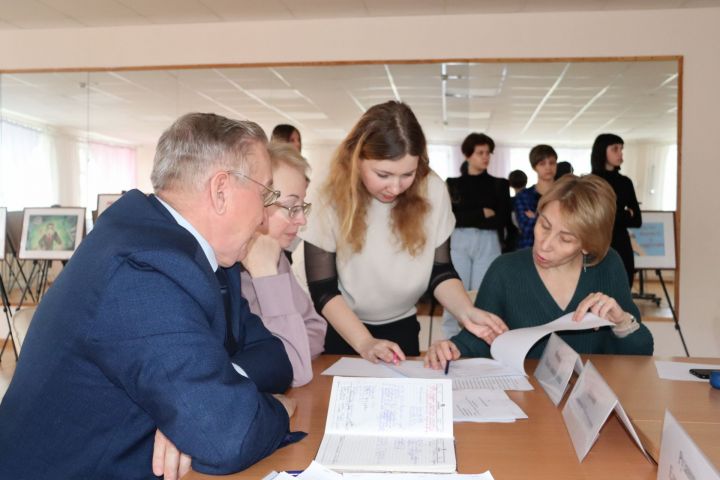 В Чистополе выбрали победителей творческого конкурса среди детей и молодежи на антикоррупционную тему